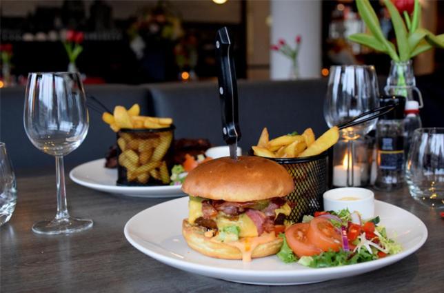 Bastion Hotel Leiden Voorschoten Eksteriør billede